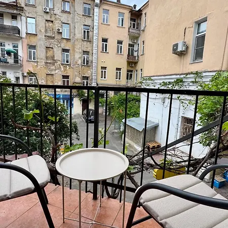 Apartment Boomerang