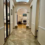 Boomerang Apartment